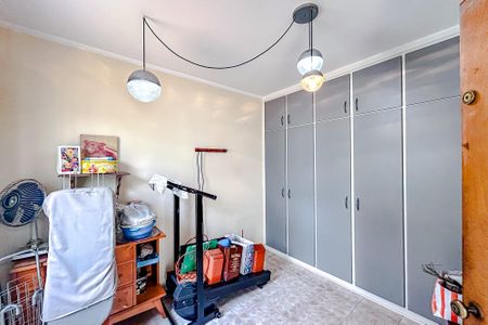 Casa à venda com 245m², 4 quartos e 2 vagasQuarto de Serviço