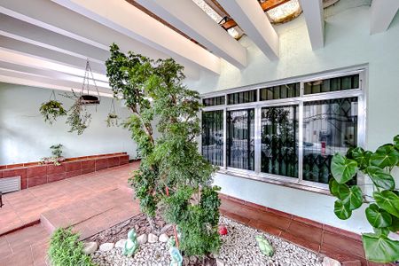 Casa à venda com 245m², 4 quartos e 2 vagasGaragem