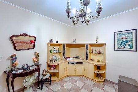 Casa à venda com 245m², 4 quartos e 2 vagasSala