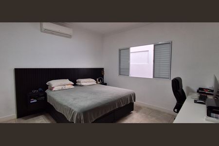 Casa à venda com 320m², 3 quartos e 4 vagasSuíte 