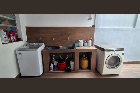 Casa à venda com 320m², 3 quartos e 4 vagasÁrea de Serviço 