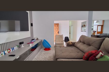 Casa à venda com 320m², 3 quartos e 4 vagasSala