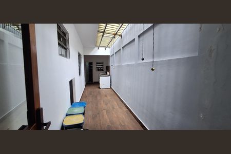 Casa à venda com 320m², 3 quartos e 4 vagasCorredor 