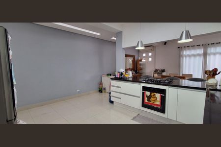 Casa à venda com 320m², 3 quartos e 4 vagasCozinha 