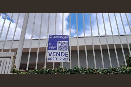 Casa à venda com 320m², 3 quartos e 4 vagasPlaquinha 