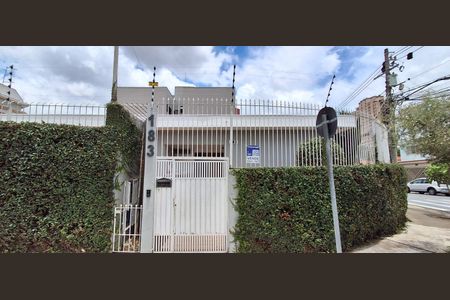 Casa à venda com 320m², 3 quartos e 4 vagasFachada 