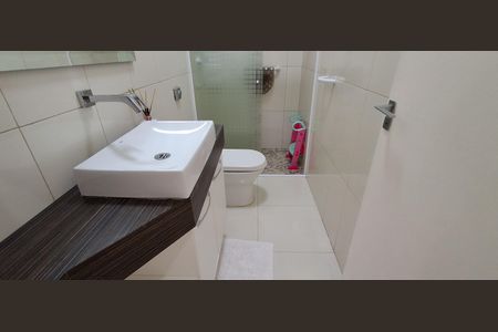 Casa à venda com 320m², 3 quartos e 4 vagasBanheiro Social 