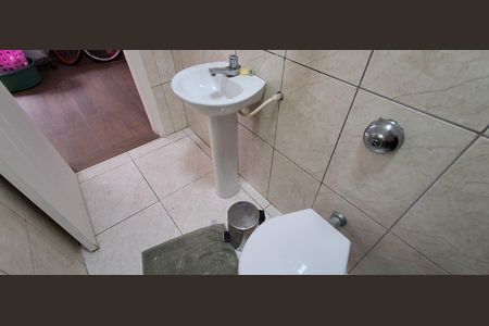 Casa à venda com 320m², 3 quartos e 4 vagasBanheiro Social 