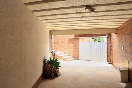 Casa à venda com 485m², 4 quartos e 4 vagasGaragem