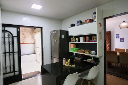 Casa à venda com 485m², 4 quartos e 4 vagasCozinha