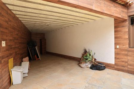 Casa à venda com 485m², 4 quartos e 4 vagasGaragem