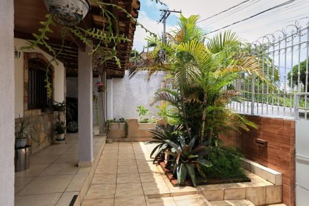 Casa à venda com 485m², 4 quartos e 4 vagasEntrada