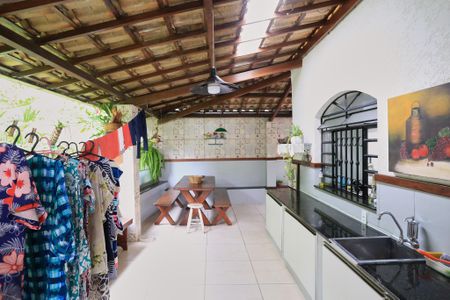 Casa à venda com 485m², 4 quartos e 4 vagasChurrasqueira