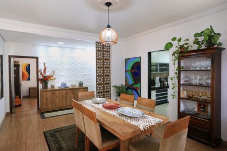 Casa à venda com 485m², 4 quartos e 4 vagasSala de Jantar