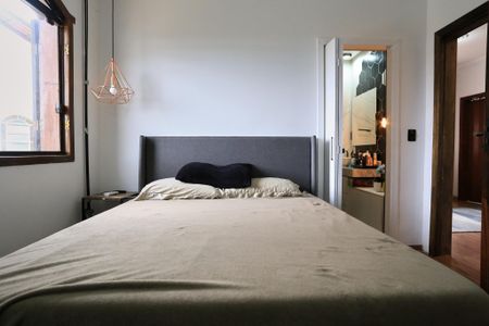 Casa à venda com 485m², 4 quartos e 4 vagasSuíte 1