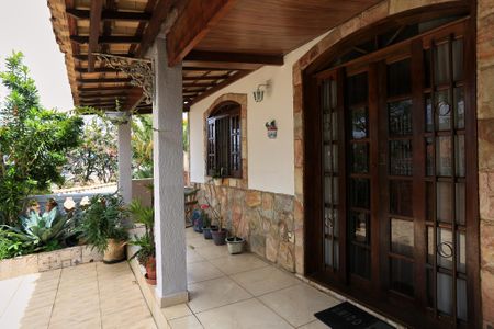 Casa à venda com 485m², 4 quartos e 4 vagasEntrada