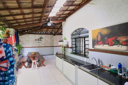 Casa à venda com 485m², 4 quartos e 4 vagasChurrasqueira