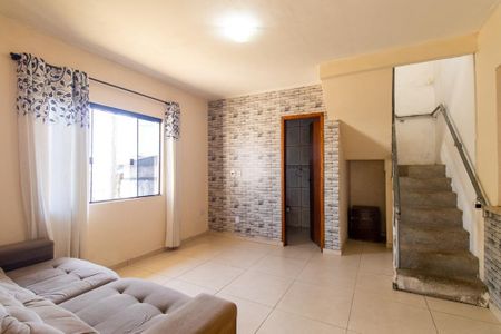 Casa para alugar com 200m², 3 quartos e 2 vagasSala