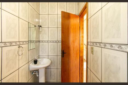 Casa para alugar com 200m², 3 quartos e 2 vagasBanheiro Social 2