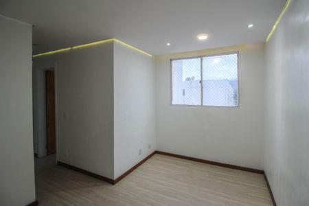 Sala de apartamento para alugar com 2 quartos, 45m² em Jardim Alvorada, Nova Iguaçu