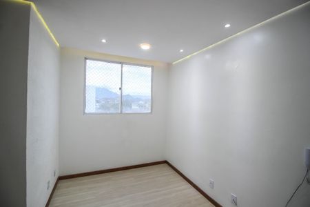 Sala de apartamento para alugar com 2 quartos, 45m² em Jardim Alvorada, Nova Iguaçu
