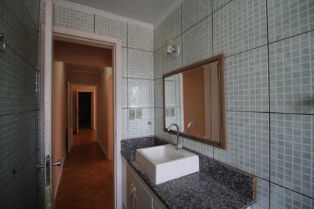 Apartamento para alugar com 70m², 2 quartos e sem vagaBanheiro