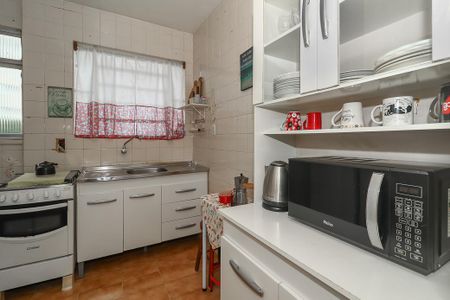 Cozinha de apartamento para alugar com 1 quarto, 46m² em Passo D’areia, Porto Alegre