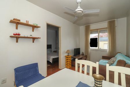Sala de apartamento para alugar com 1 quarto, 46m² em Passo D’areia, Porto Alegre