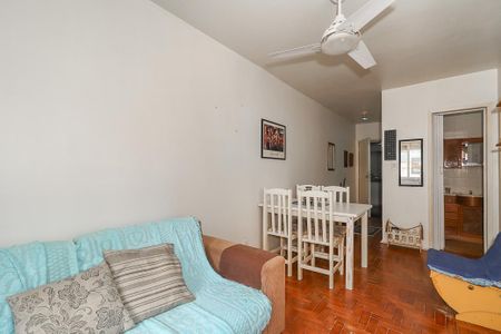 Sala de apartamento para alugar com 1 quarto, 46m² em Passo D’areia, Porto Alegre