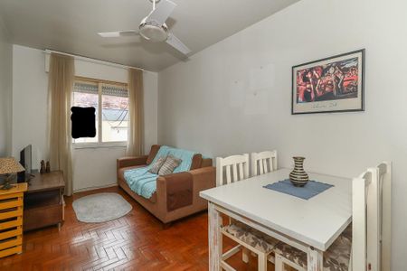 Sala de apartamento para alugar com 1 quarto, 46m² em Passo D’areia, Porto Alegre