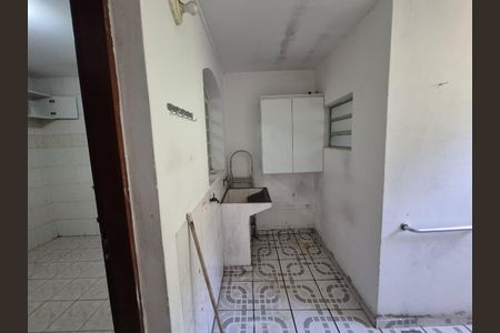Casa para alugar com 71m², 2 quartos e 1 vagaÁrea de serviço