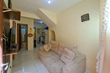 Sala de casa de condomínio para alugar com 2 quartos, 41m² em Princesa, Praia Grande