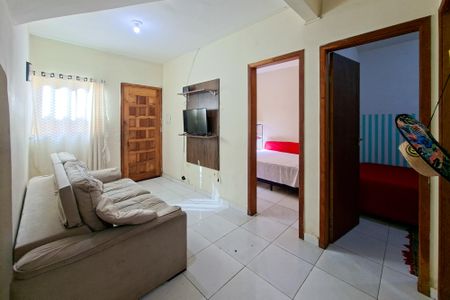 Sala de casa de condomínio para alugar com 2 quartos, 41m² em Princesa, Praia Grande