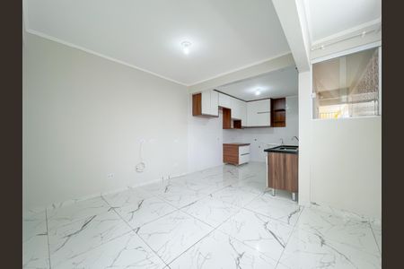 Sala de casa para alugar com 2 quartos, 65m² em Vila Menck, Osasco