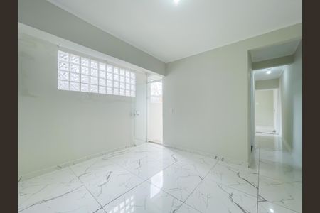 Sala de casa para alugar com 2 quartos, 65m² em Vila Menck, Osasco