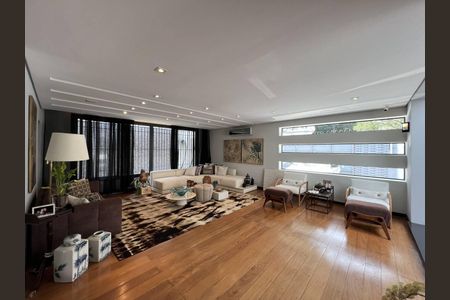 Casa à venda com 400m², 4 quartos e 4 vagas