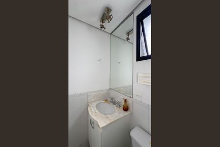 Banheiro de apartamento para alugar com 1 quarto, 38m² em Chácara Santo Antônio (zona Sul), São Paulo