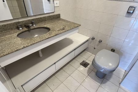 Apartamento para alugar com 189m², 3 quartos e 1 vaga Apartamento para alugar com 189m², 3 quartos e 1 vagaBanheiro