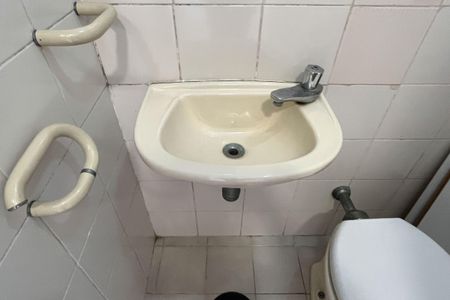 Apartamento para alugar com 189m², 3 quartos e 1 vaga Apartamento para alugar com 189m², 3 quartos e 1 vagaBanheiro de serviço