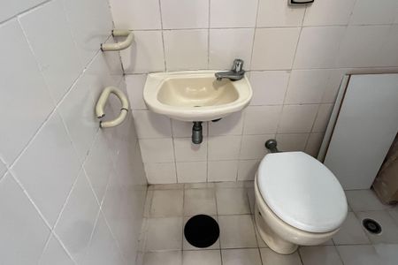 Apartamento para alugar com 189m², 3 quartos e 1 vaga Apartamento para alugar com 189m², 3 quartos e 1 vagaBanheiro de serviço