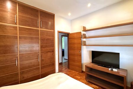 Apartamento à venda com 309m², 5 quartos e 3 vagas