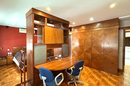 Apartamento à venda com 309m², 5 quartos e 3 vagas