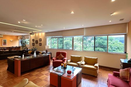 Apartamento à venda com 309m², 5 quartos e 3 vagas