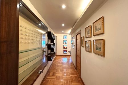 Apartamento à venda com 309m², 5 quartos e 3 vagas