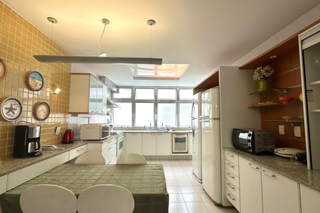 Apartamento à venda com 309m², 5 quartos e 3 vagas