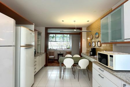 Apartamento à venda com 309m², 5 quartos e 3 vagas