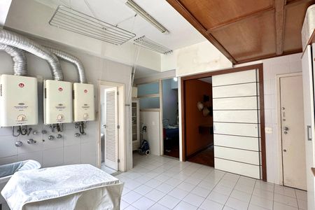 Apartamento à venda com 309m², 5 quartos e 3 vagas
