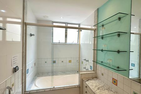 Apartamento à venda com 309m², 5 quartos e 3 vagas