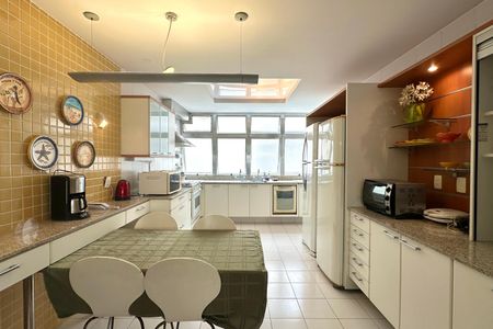 Apartamento à venda com 309m², 5 quartos e 3 vagas