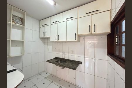 Casa para alugar com 72m², 2 quartos e 1 vagaCozinha